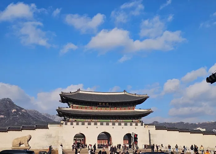 Joyㅡgroups & Families Up To 17ㅡ6br Whole Houseㅡwalk To Gyeongbokgung *