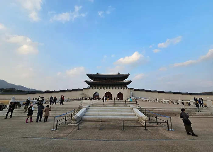 Joyㅡgroups & Families Up To 17ㅡ6br Whole Houseㅡwalk To Gyeongbokgung *