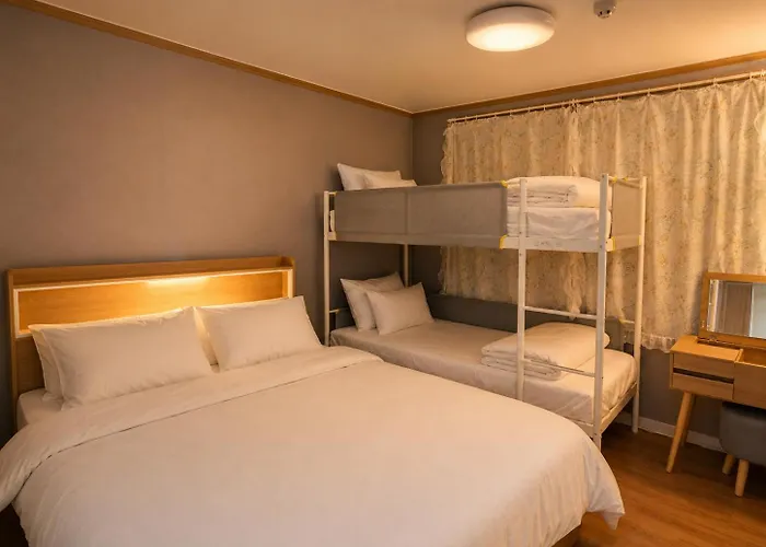 Joyㅡgroups & Families Up To 17ㅡ6br Whole Houseㅡwalk To Gyeongbokgung *